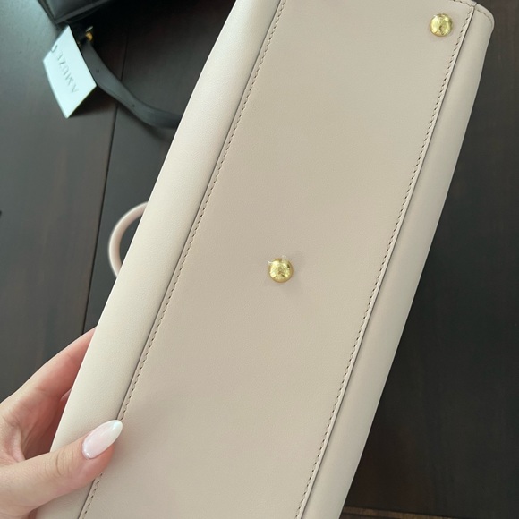 Fendi Peekaboo Medium BRAND NEW - Picture 4 of 9